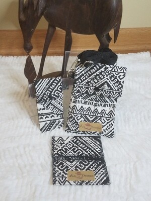 Aztec Black/Ivory Cell Phone 3pc Purse Set