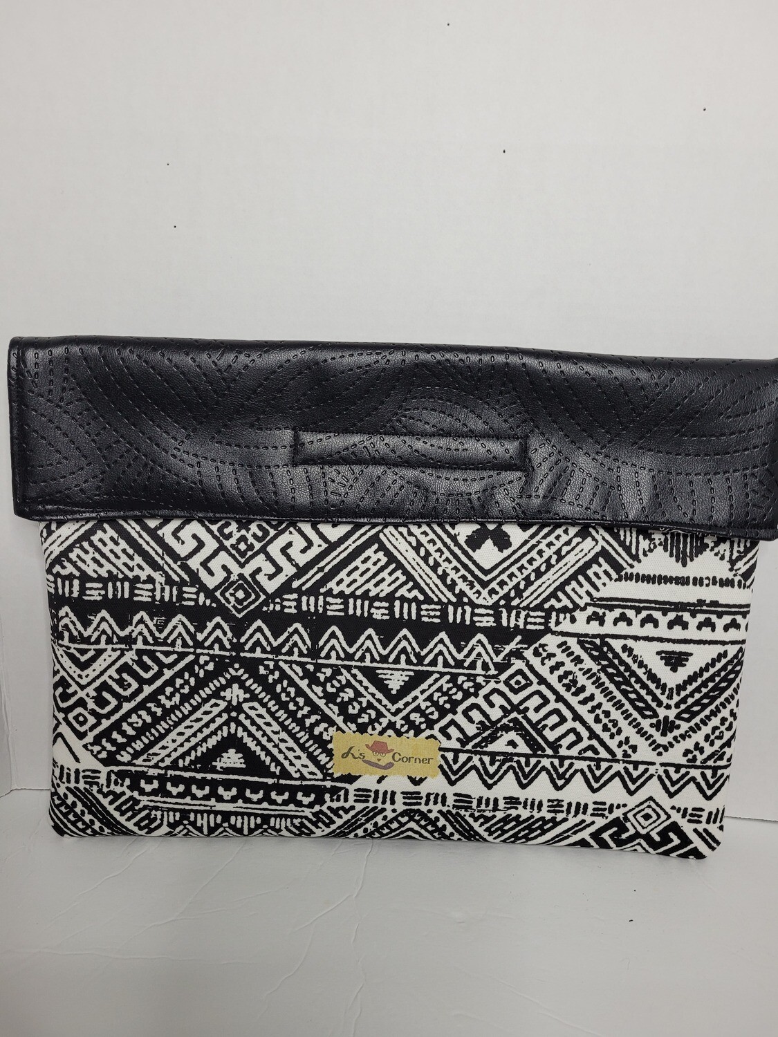 Aztec Black/Ivory  (Blk Frt)  Laptop Sleeve Aztec Black/Ivory  (Blk Frt)  Laptop Sleeve