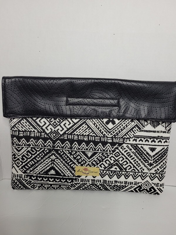 Aztec Black/Ivory  (Blk Frt)  Laptop Sleeve