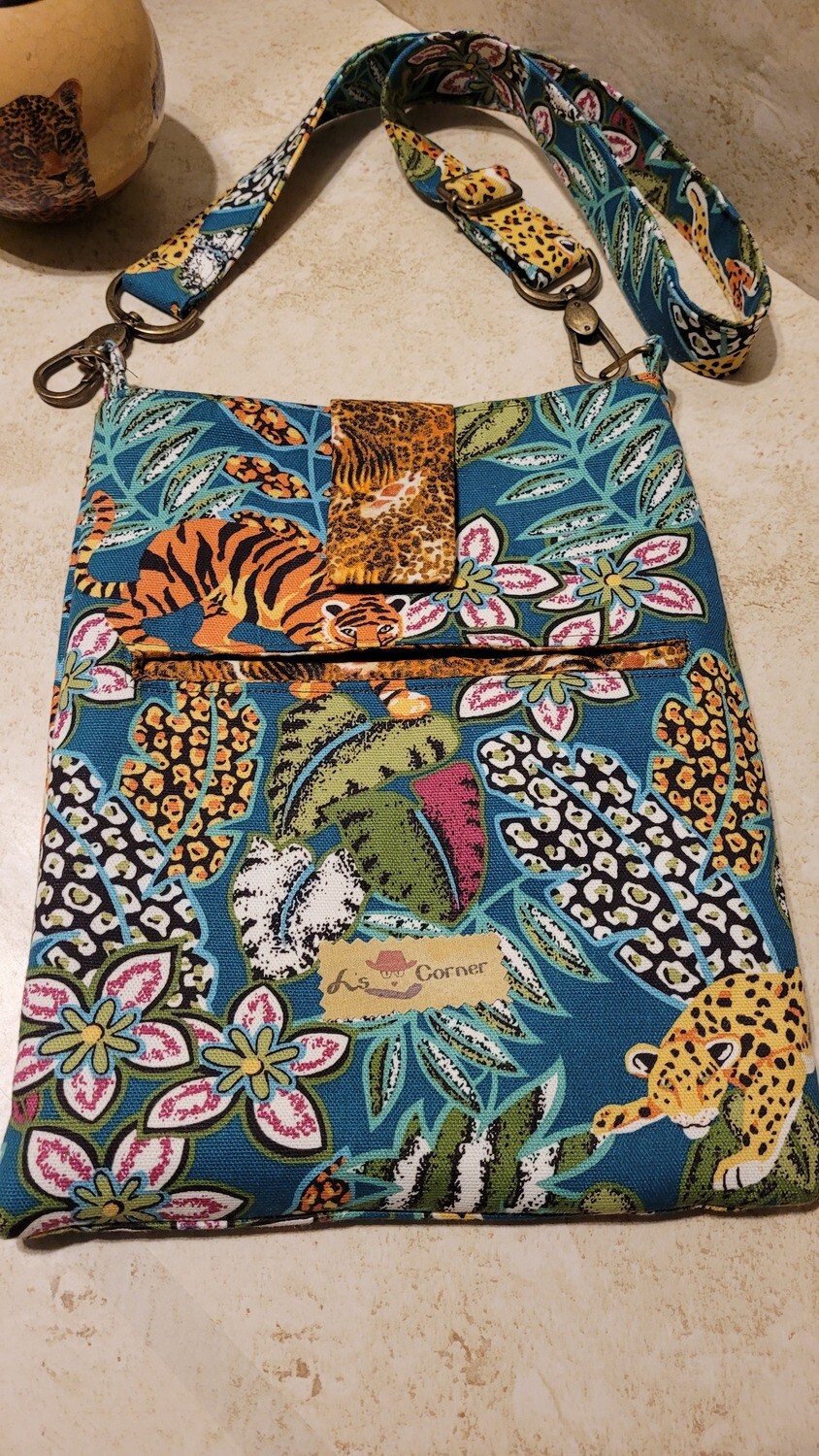 Safari Tiger/Leopard Flat Purse Safari Tiger/Leopard Flat Purse