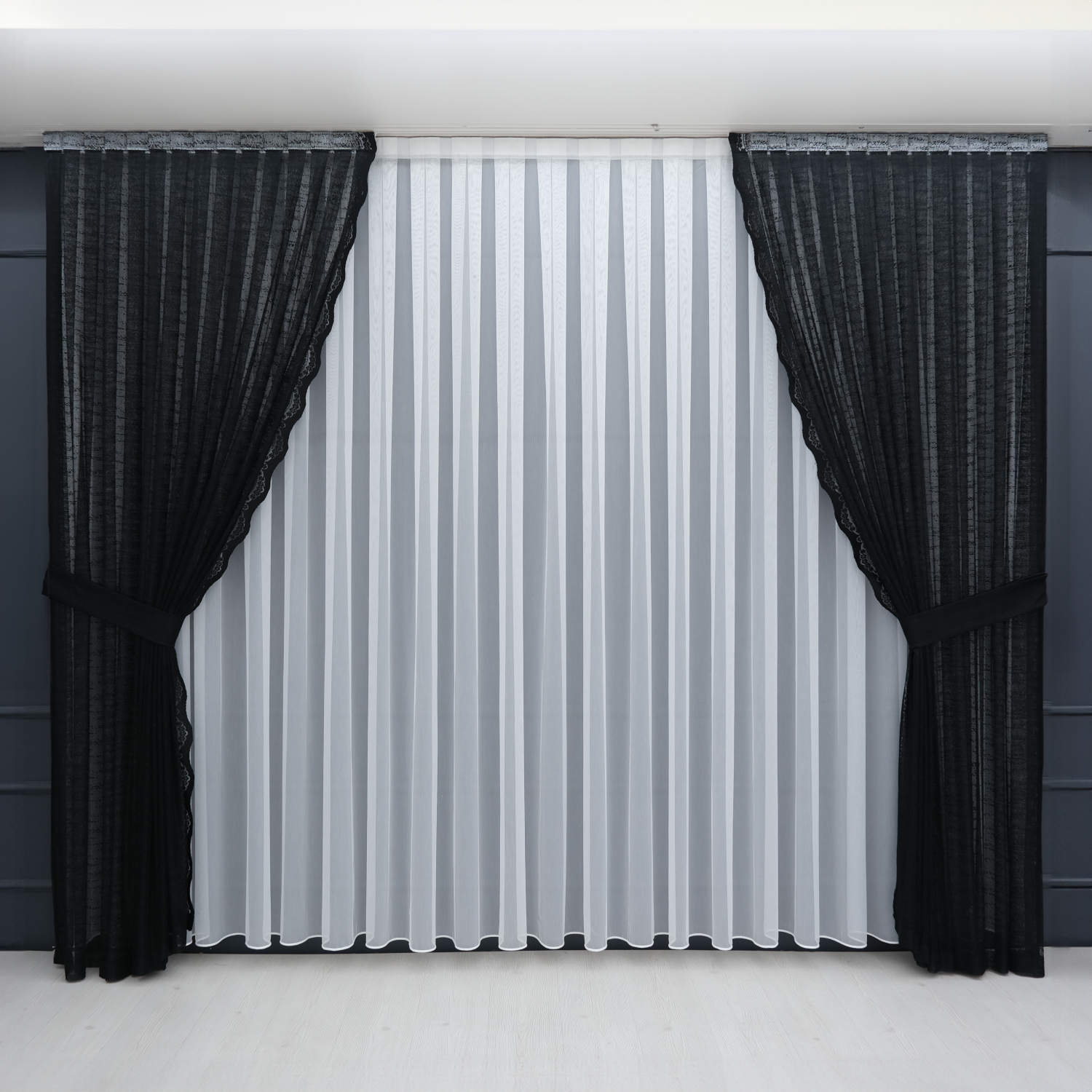 Schwarze Seitenschals mit Weißer Gardine Komplett Set