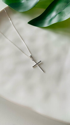 Colar Crucifixo Delicado Prata