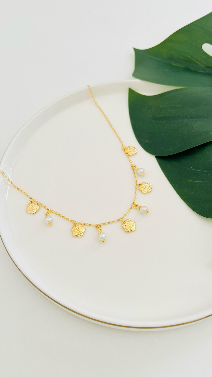 Choker Rosas e Pérolas