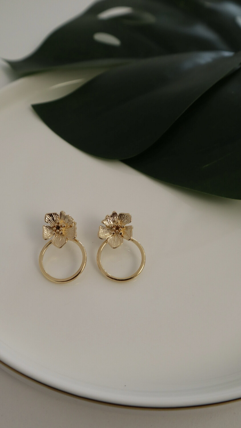 Brinco Flor Arco Dourado