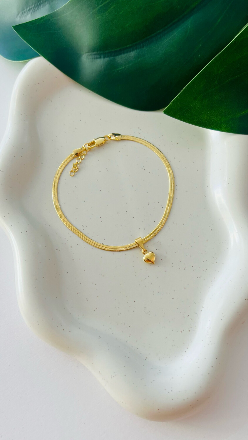 Pulseira Fita Pendente de Coração