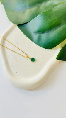 Colar Ponto de Luz Oval Esmeralda