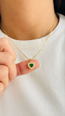 Colar Delicado Coração Esmeralda