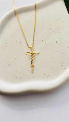 Colar Crucifixo Jesus