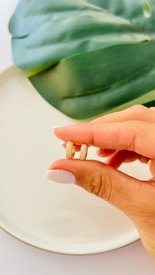 Mini Argola Delicada 3 Fileiras Cristal