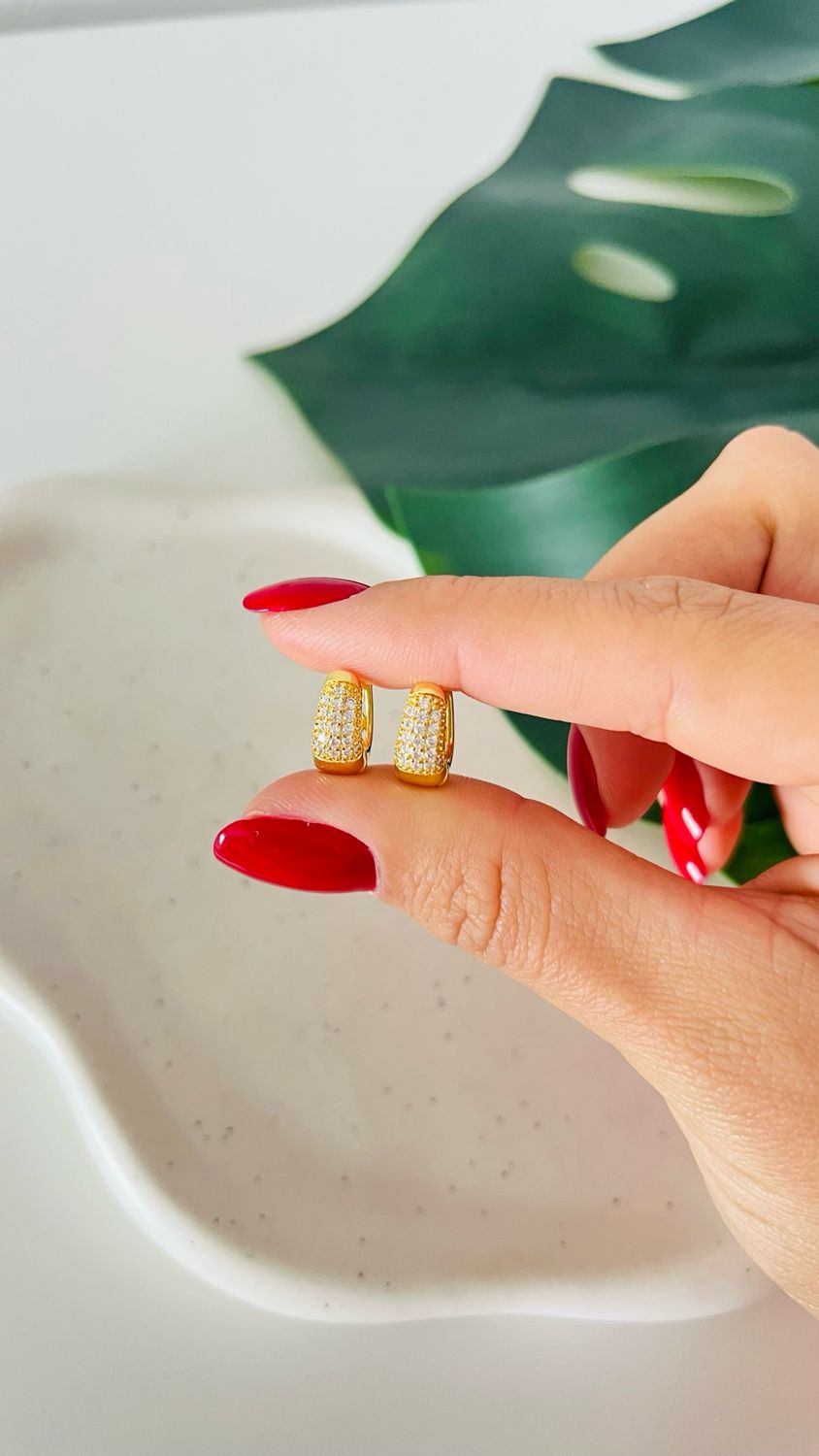 Argolinha Oval Cravejada