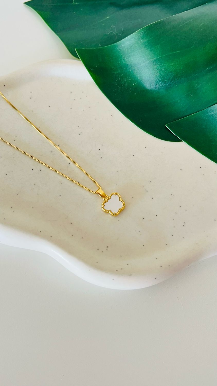 Colar Borboleta Madrepérola