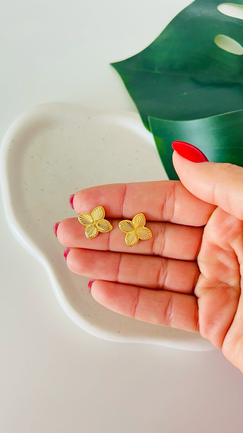 Brinco Margarida Dourada