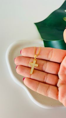 Colar Crucifixo Cravejado