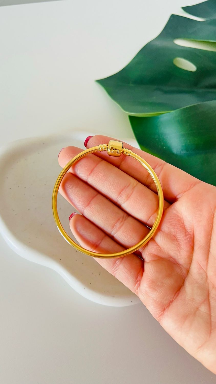 Pulseira Rígida Berloque