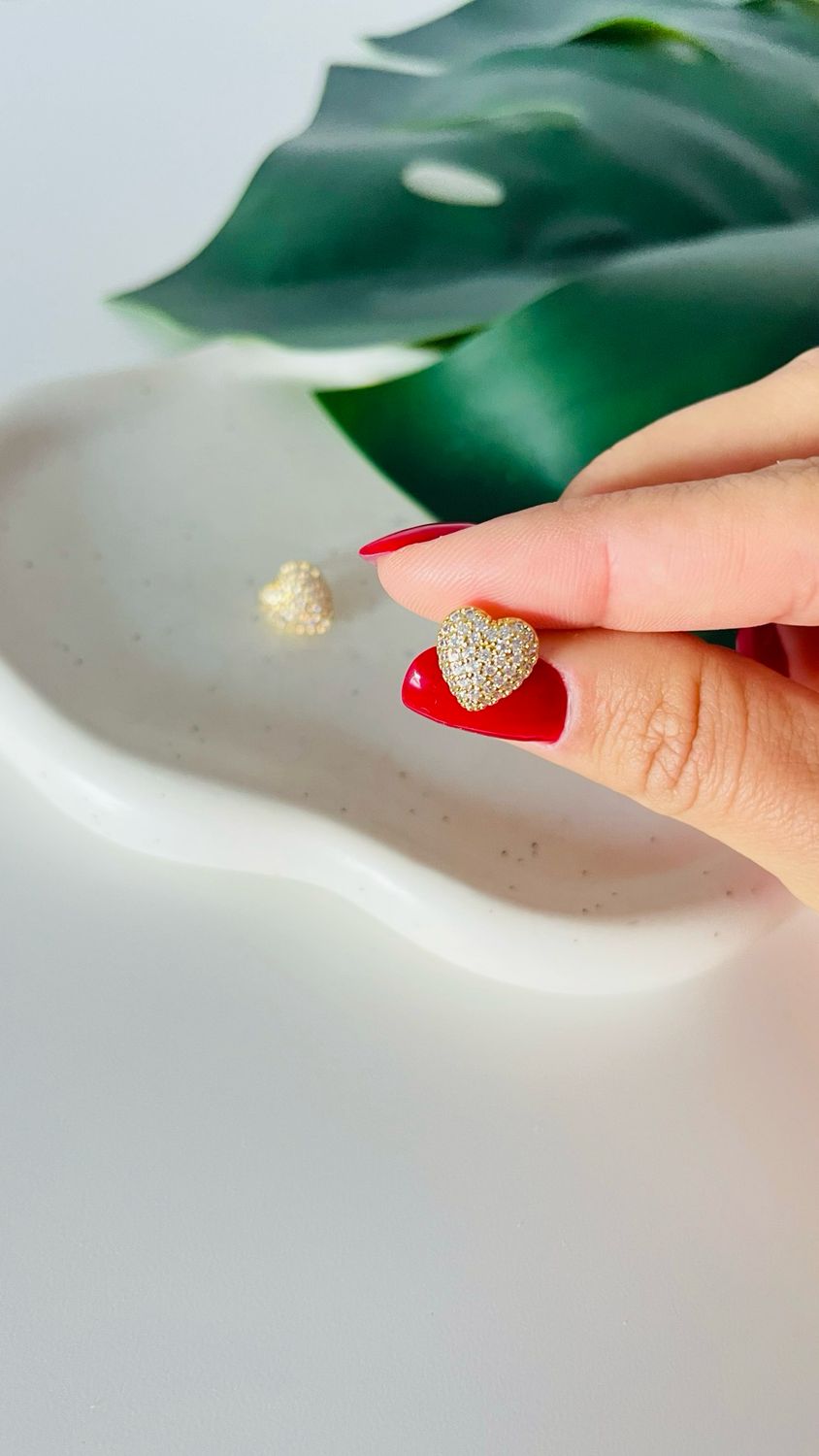 Brinco Coração Maciço Cravejado