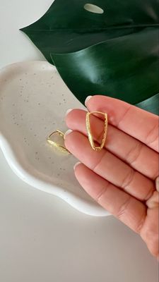 Argola Trabalhada Longa