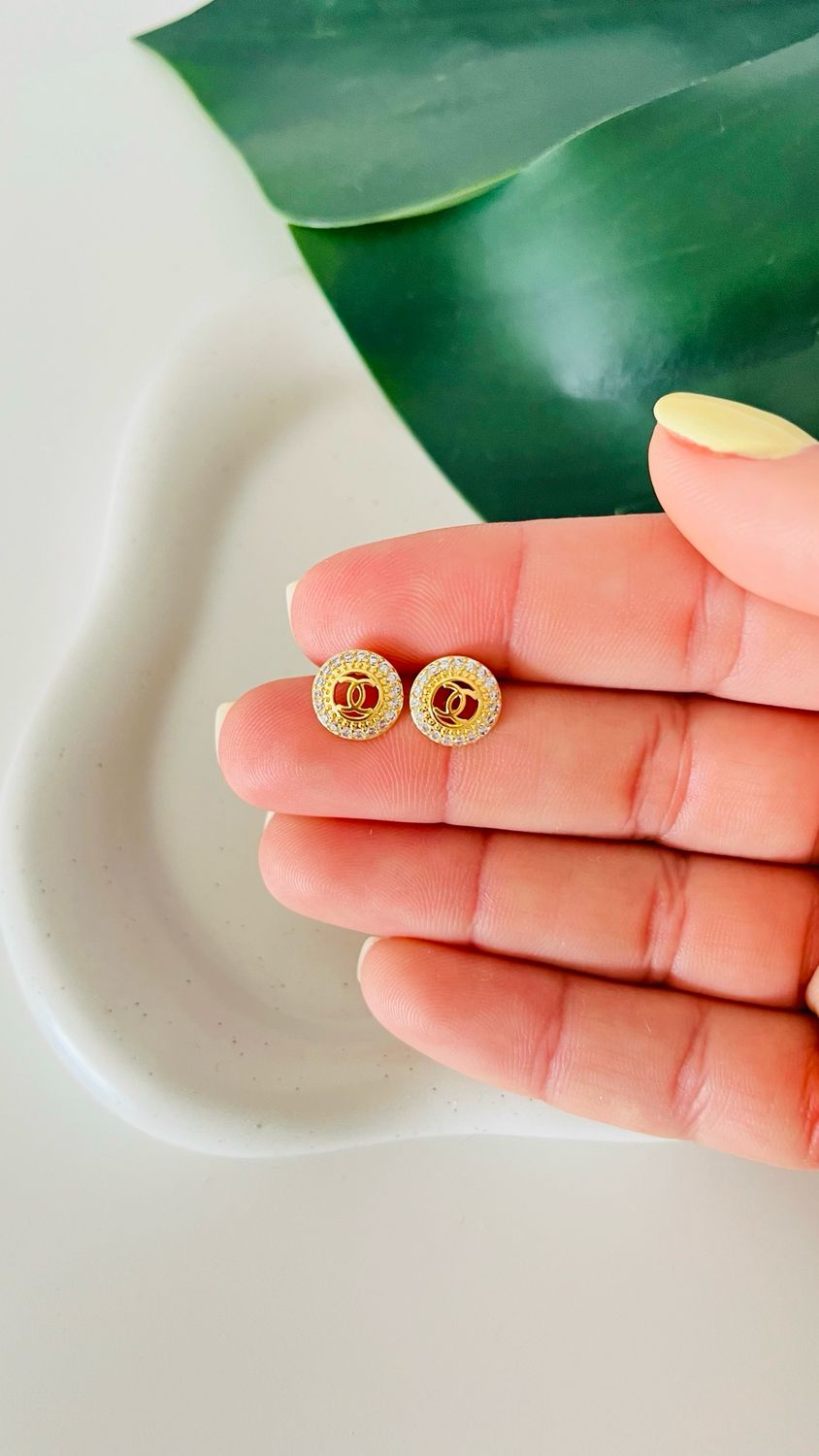 Brinco CH Arco Cravejado Delicado