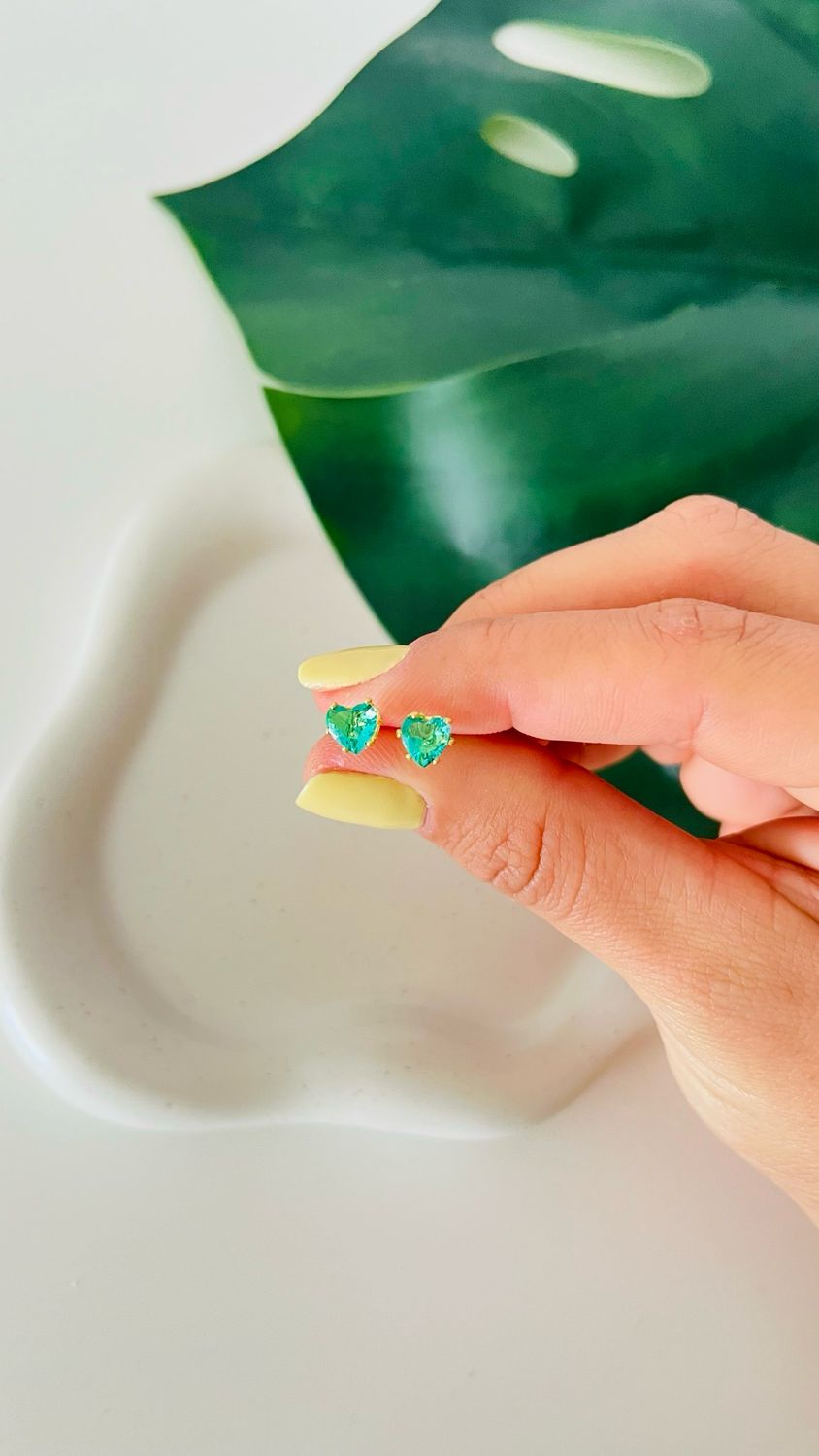 Brinco Mini Coração Turmalina Colombiana