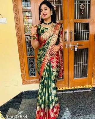 Hathi More Green Red Color Designer Bandhani Saree