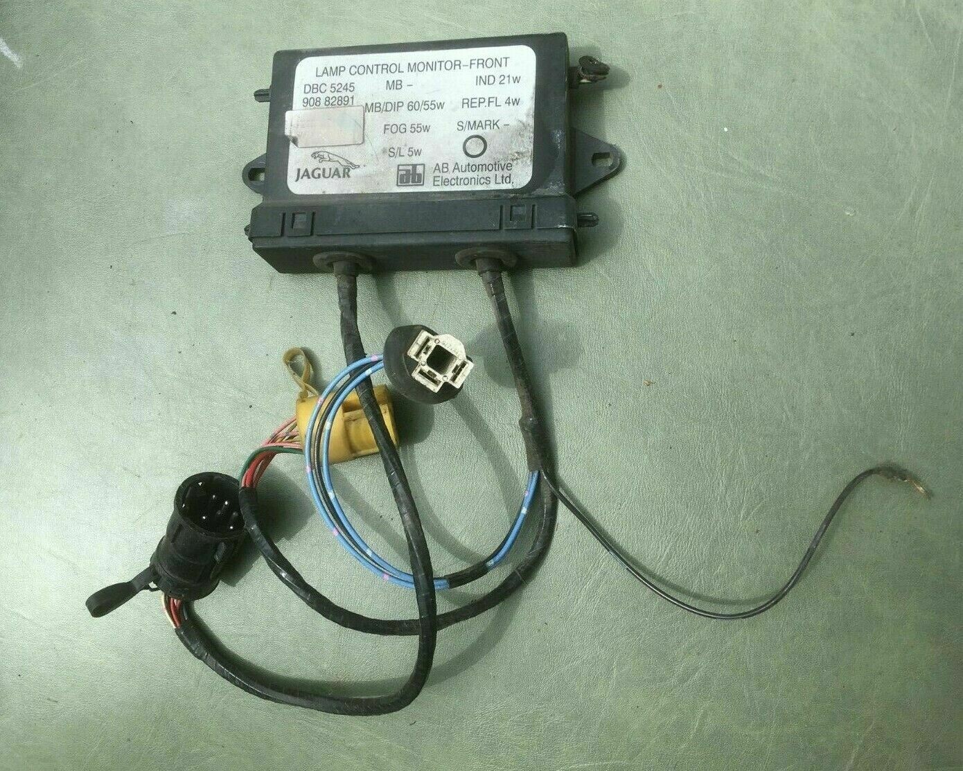 Jaguar XJ40  Front Light Module (DBC5245)