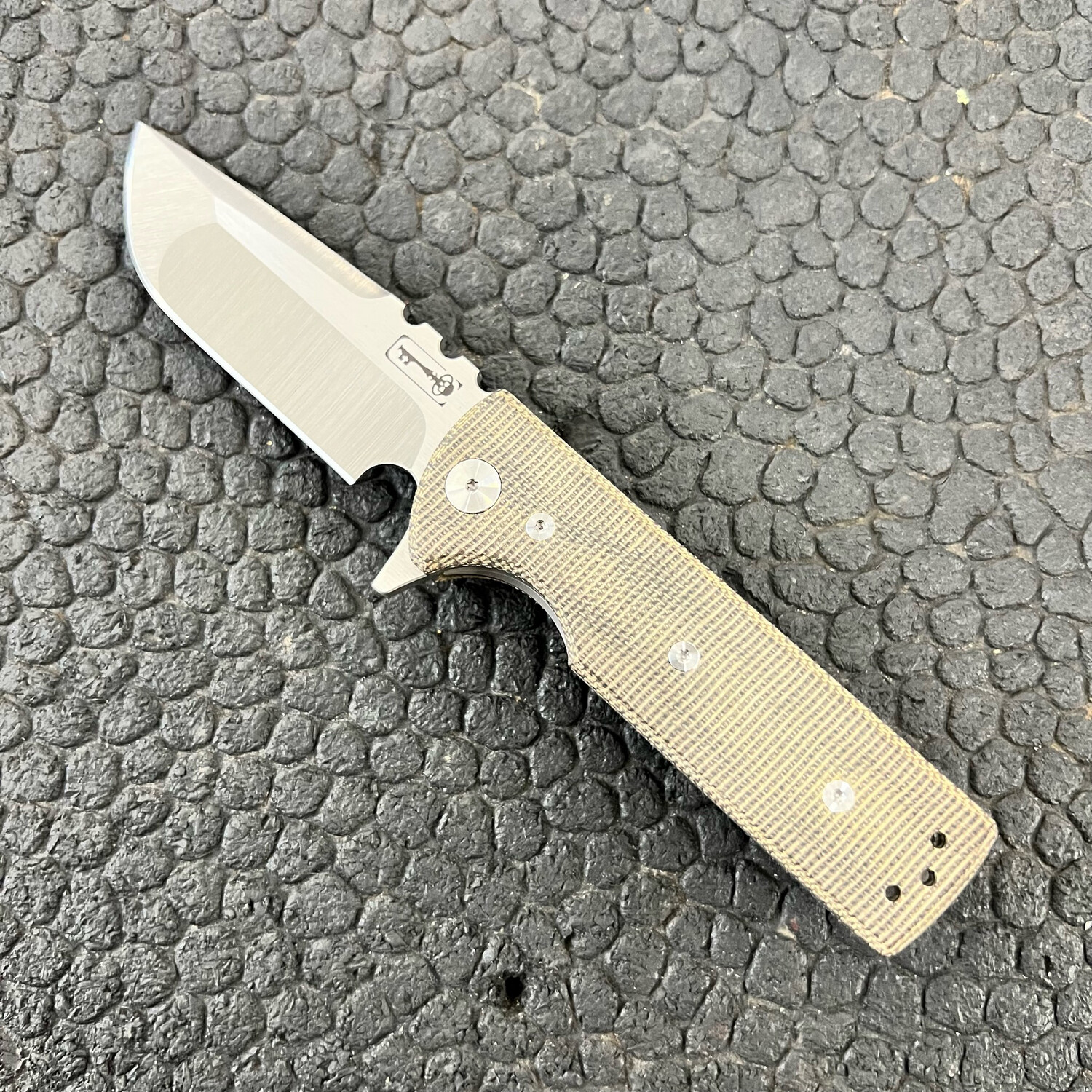 Chaves T.A.K. - Green Micarta, Belt Finish, Drop Point