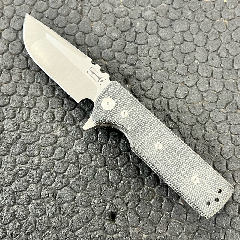 Chaves T.A.K.- Black Micarta, Belt Finish, Drop Point Chaves T.A.K.- Black Micarta, Belt Finish, Drop Point