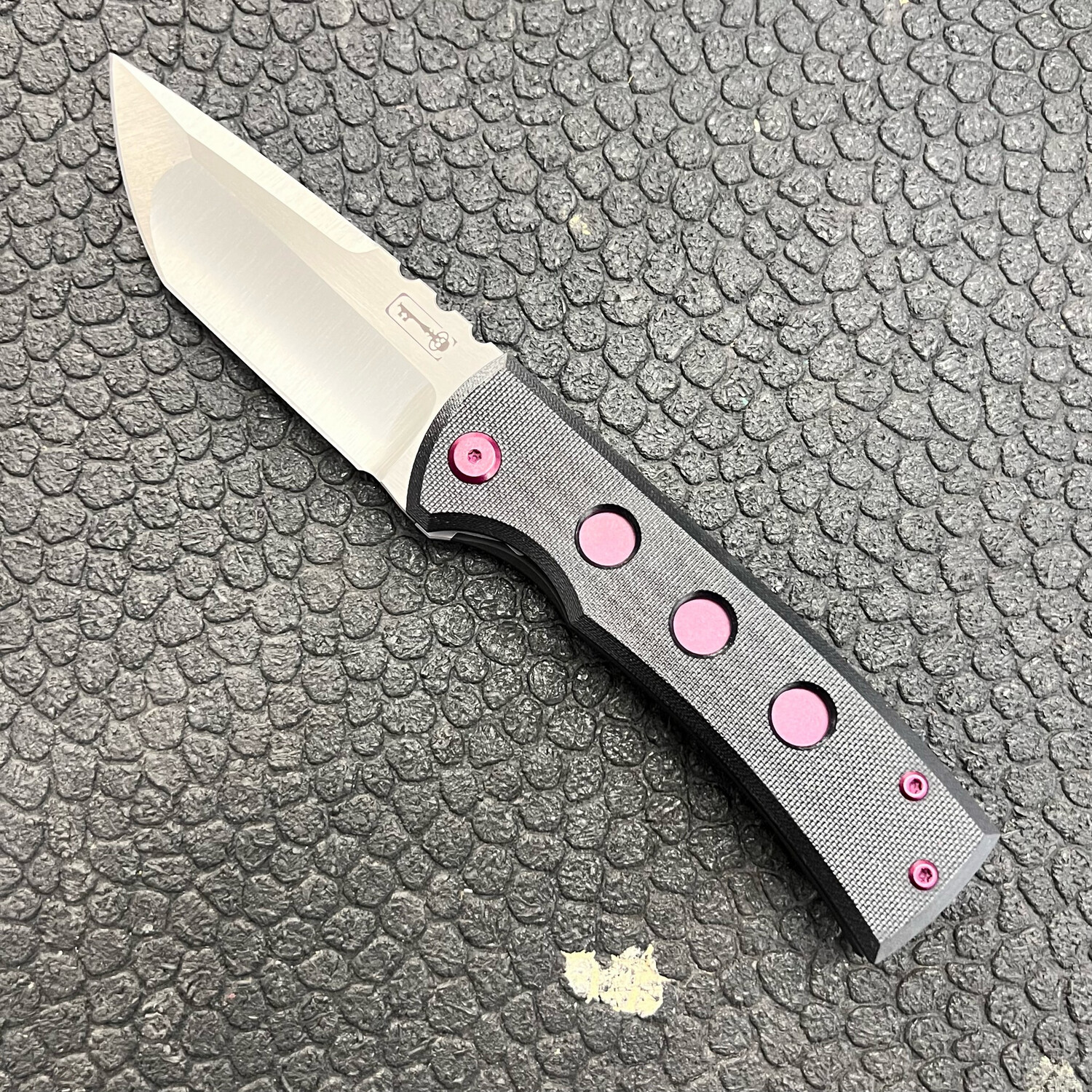 CHAVES KICKSTOP 229 G10 TANTO CUSTOM BLK CHERRY 3 HOLE