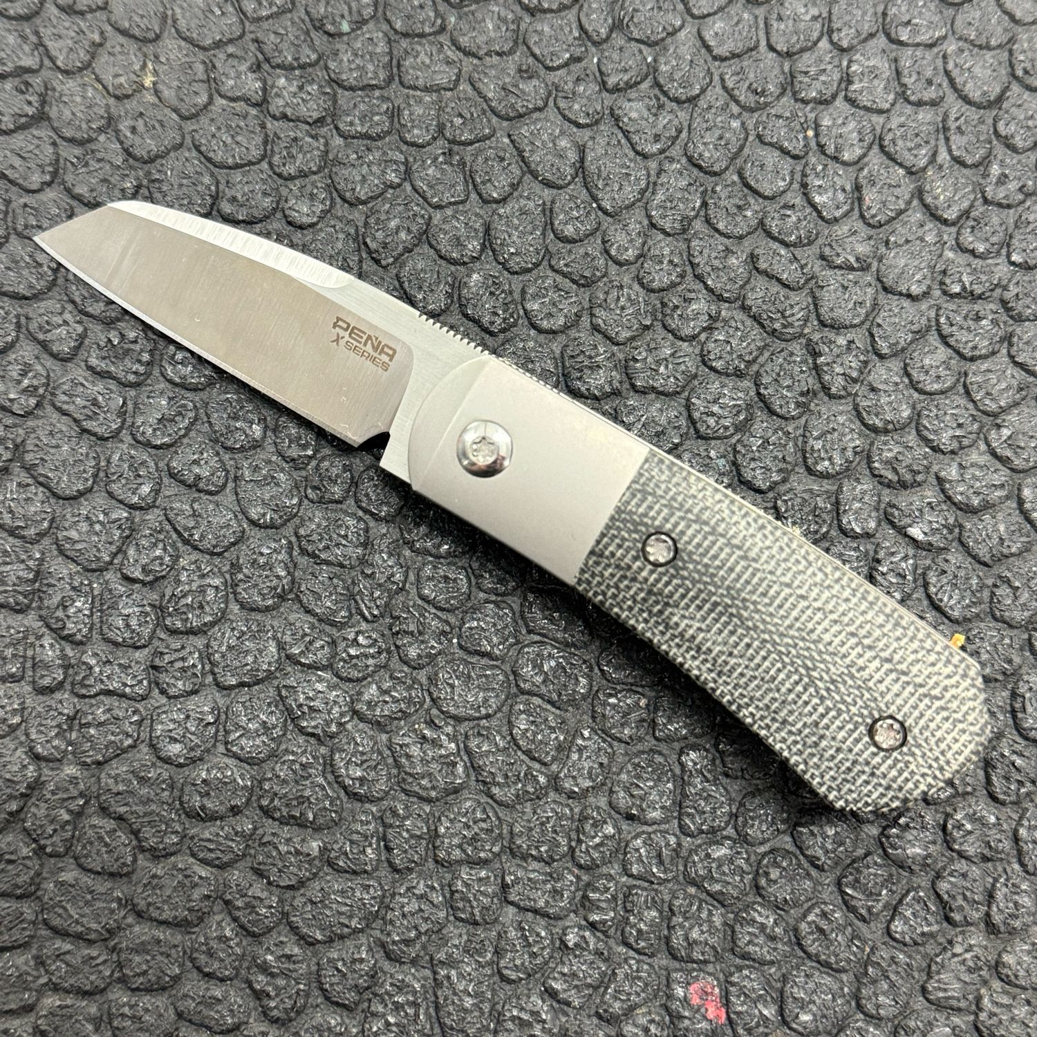 Pena Micro Apache Black Micarta