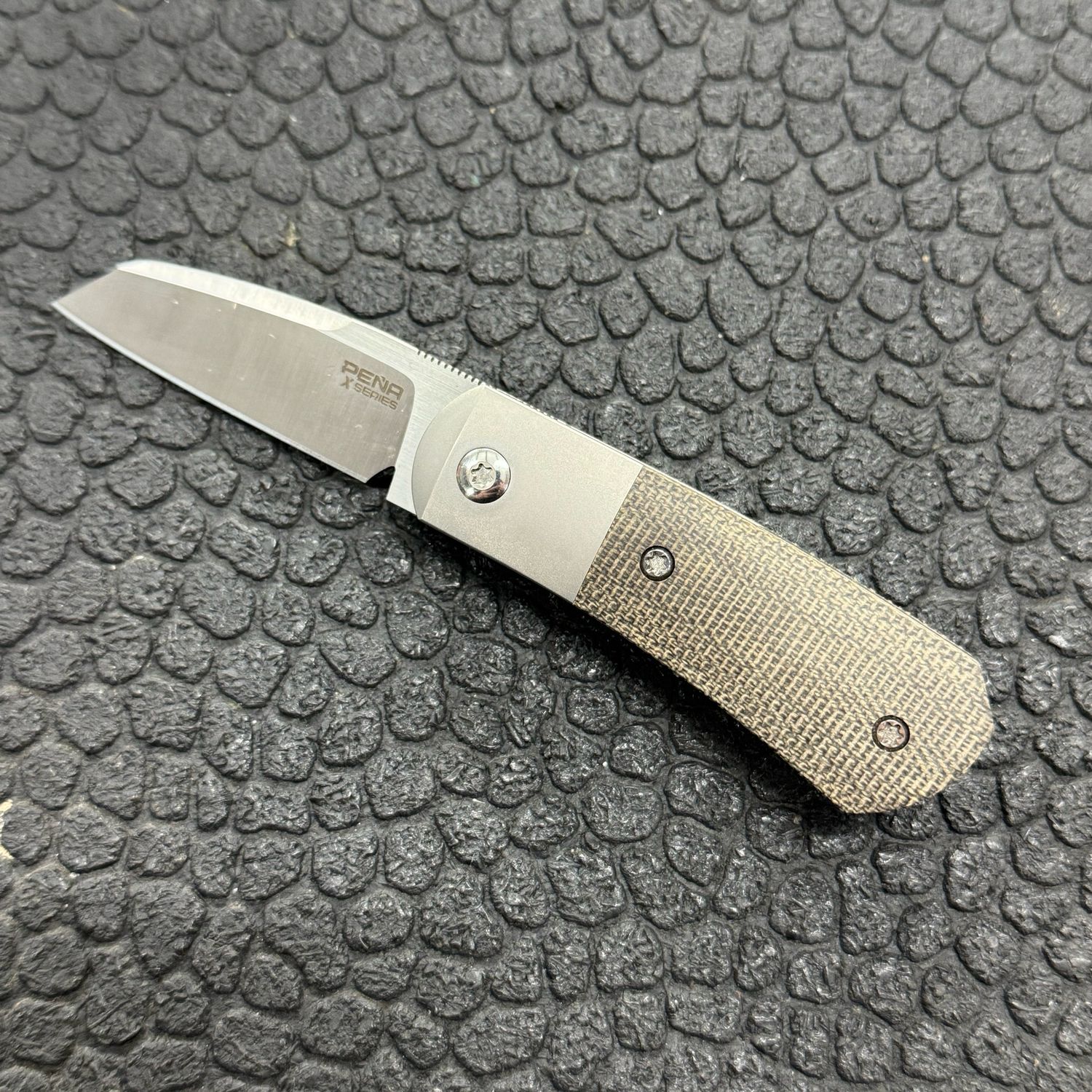 Pena Micro Apache Green Micarta