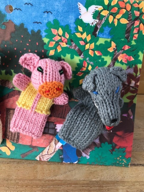 Finger Puppets Three Little Pigs - D26