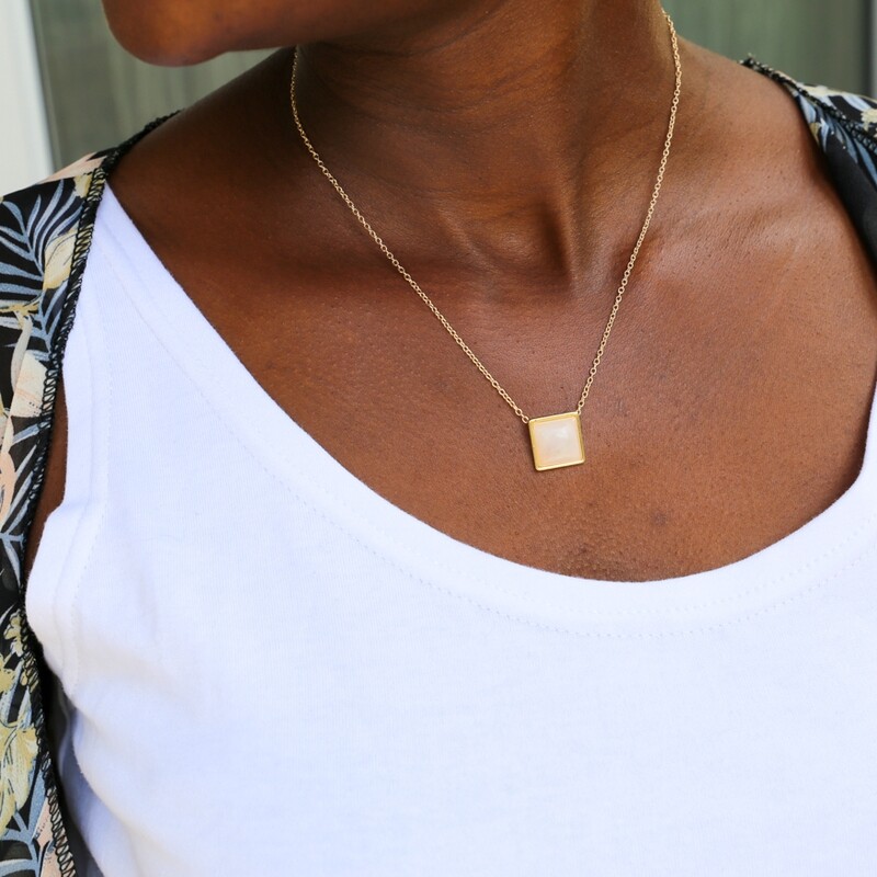 Blushing Statement Necklace - A109