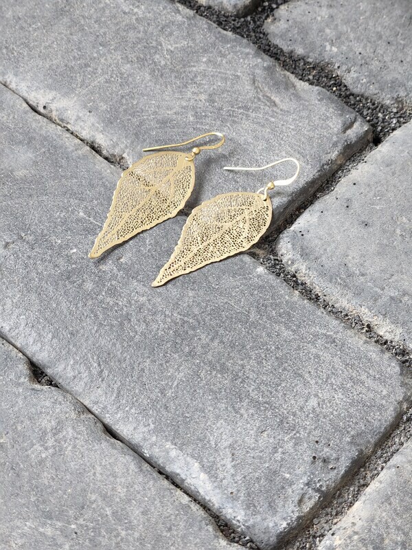 Isabella Gold Leaf Earrings - A18