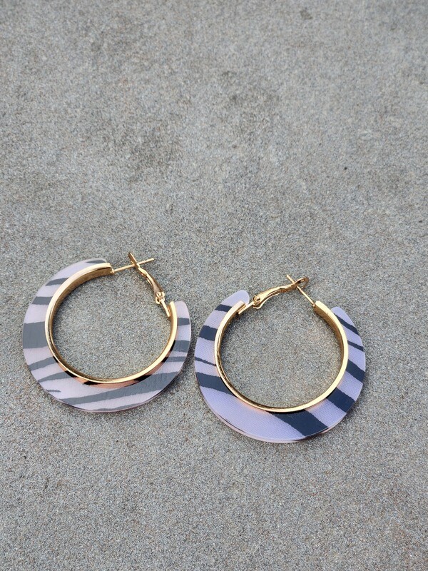 Resin Hoops - Black &amp; Gold - A7