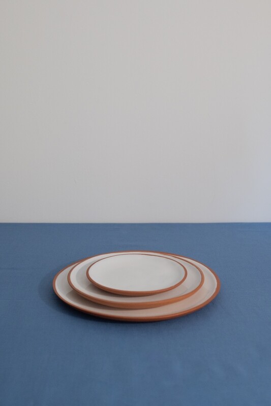 WHITE BREAD PLATE