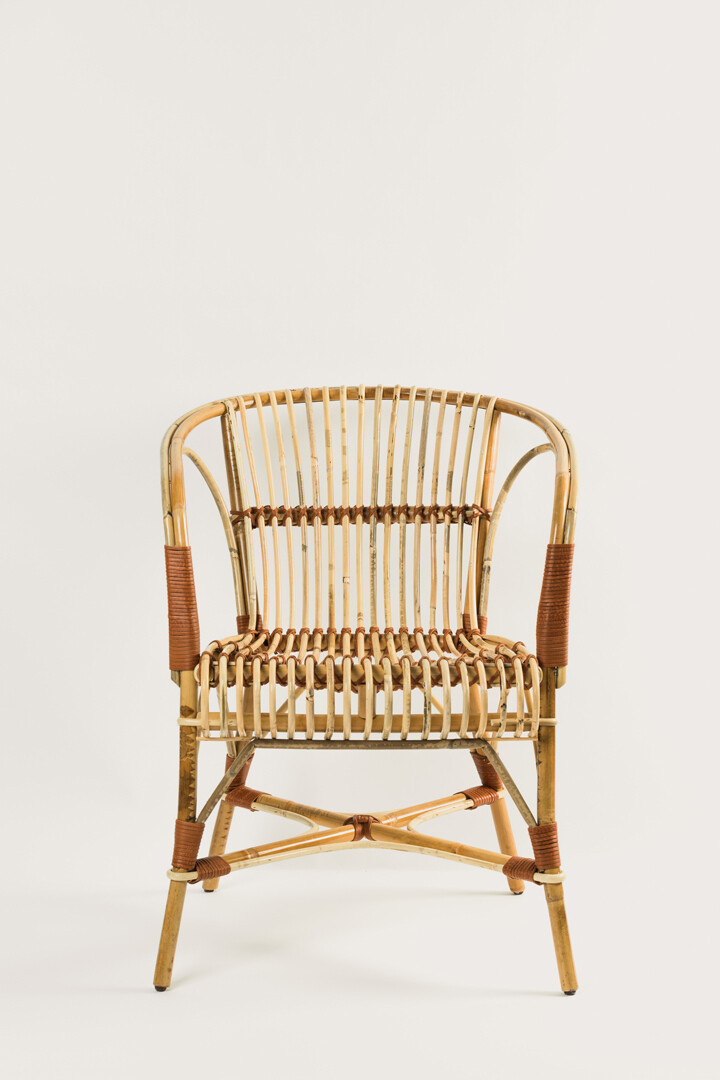 SALVADOR PELL CHAIR