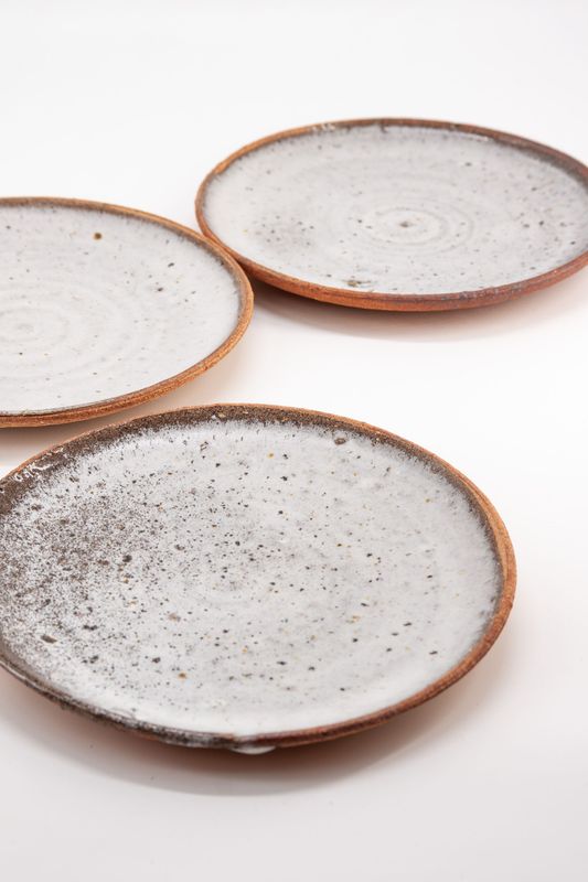 STONEWARE PLATES BY CATERINA ROMA