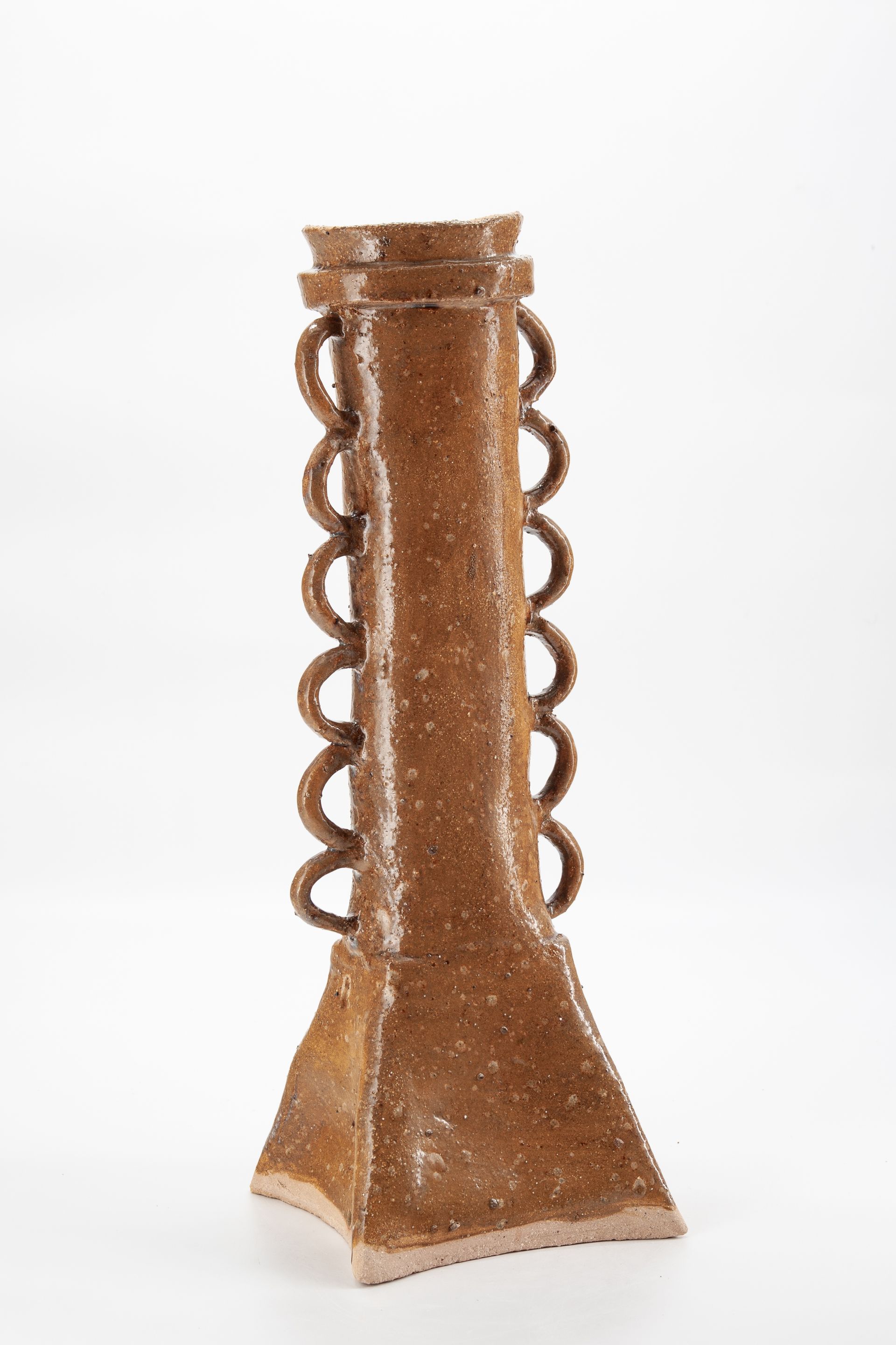 CHALICES BY OIKOS ESTUDIO