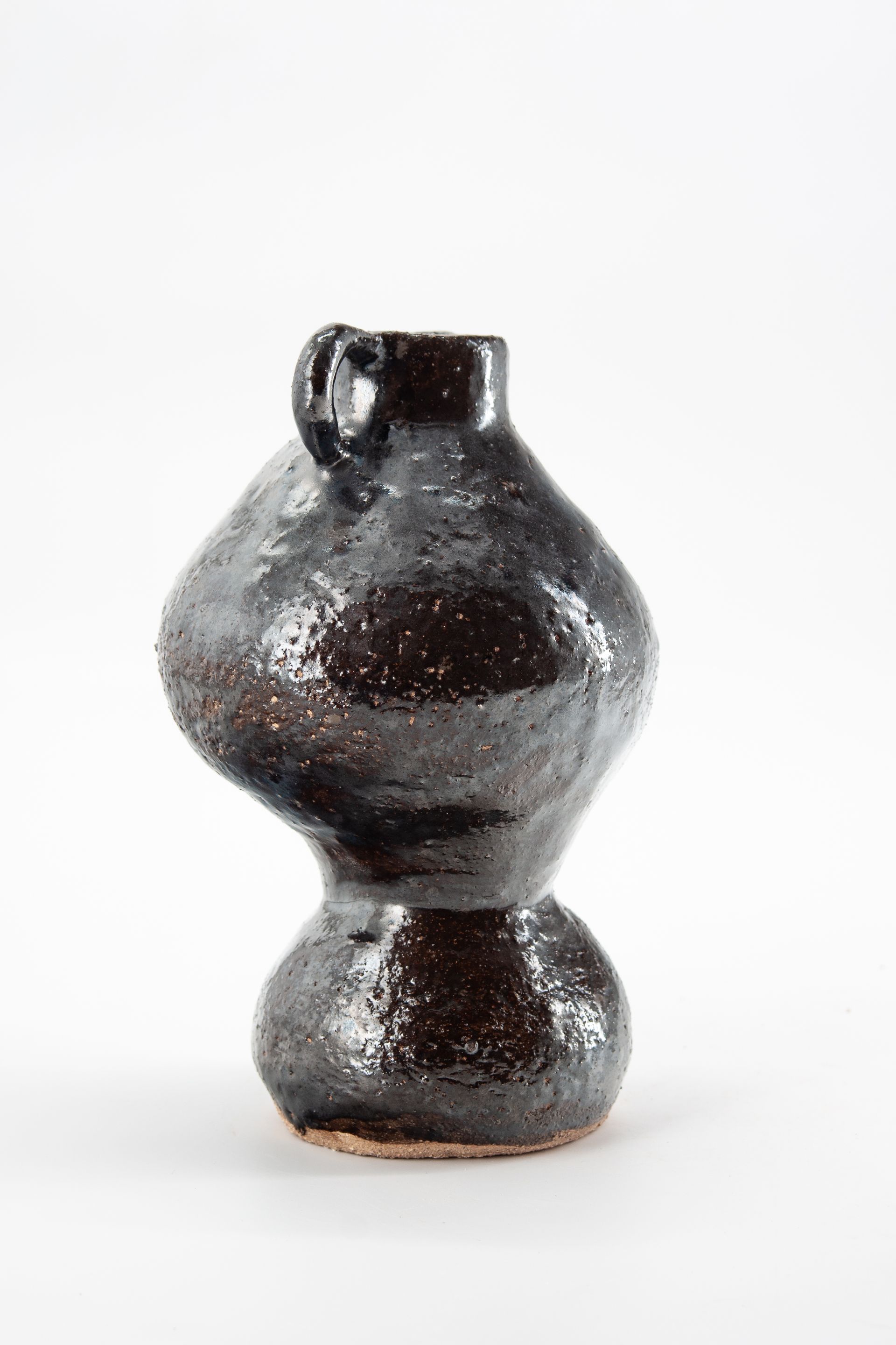 SMALL VASE BY OIKOS