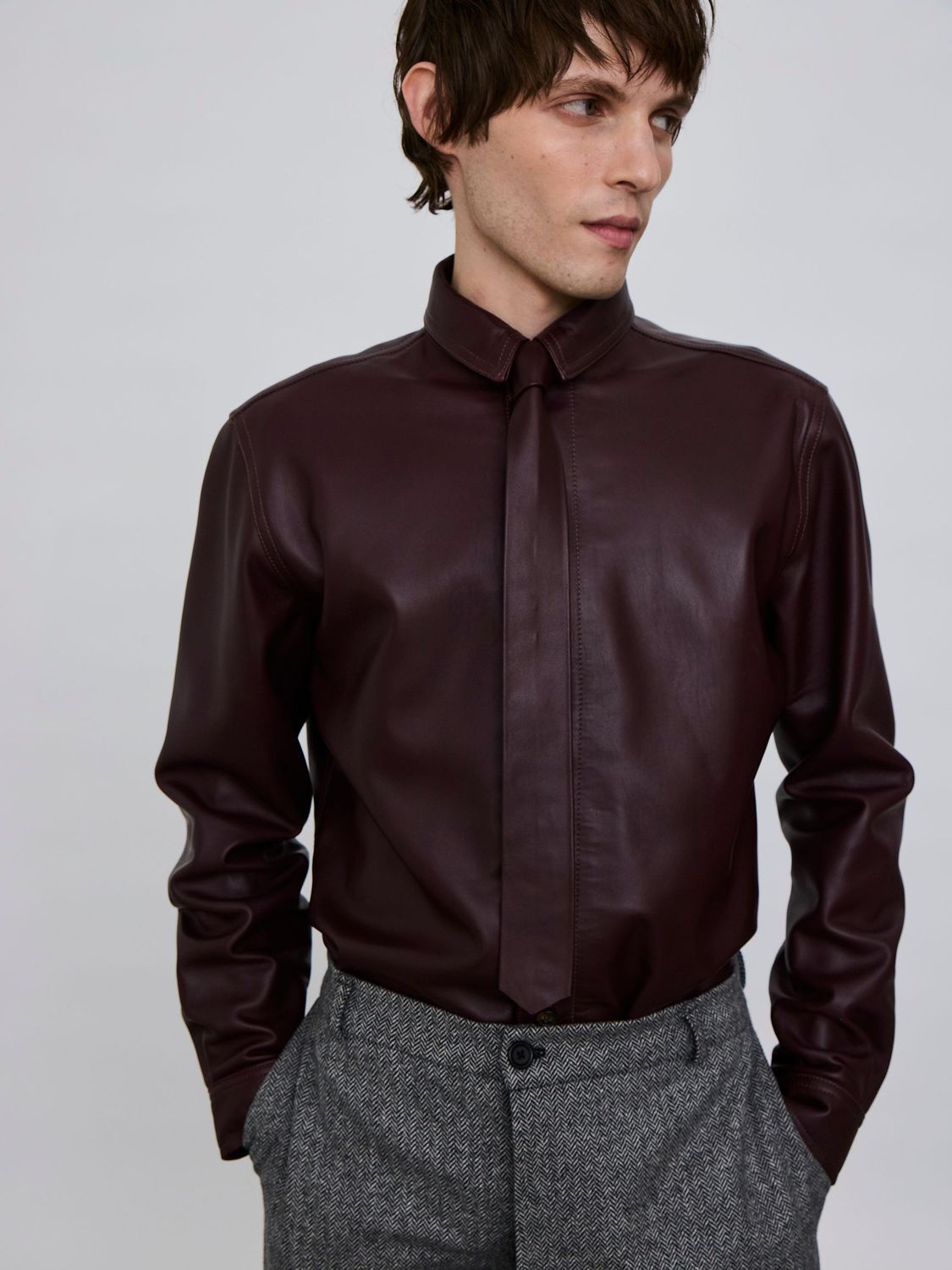 CLASSIC FIT SHIRT