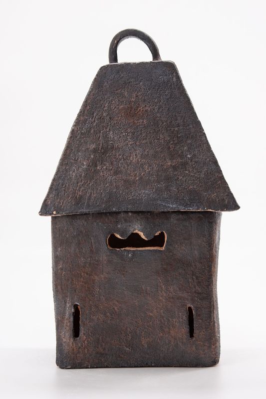 BLACK LARGE HOUSE BY OIKOS