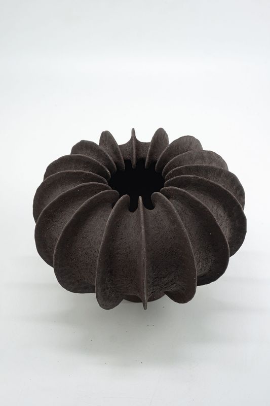 ORGANELLE VASE BY LAURA RAMÍREZ