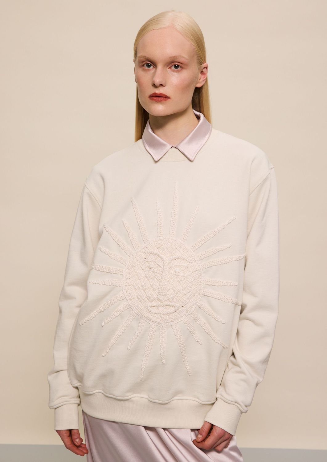 CREAM SUN EMBROIDERED SWEATSHIRT