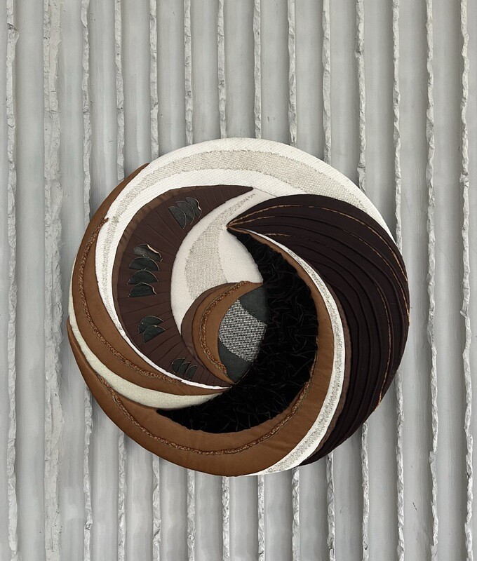 Round wall tapestry