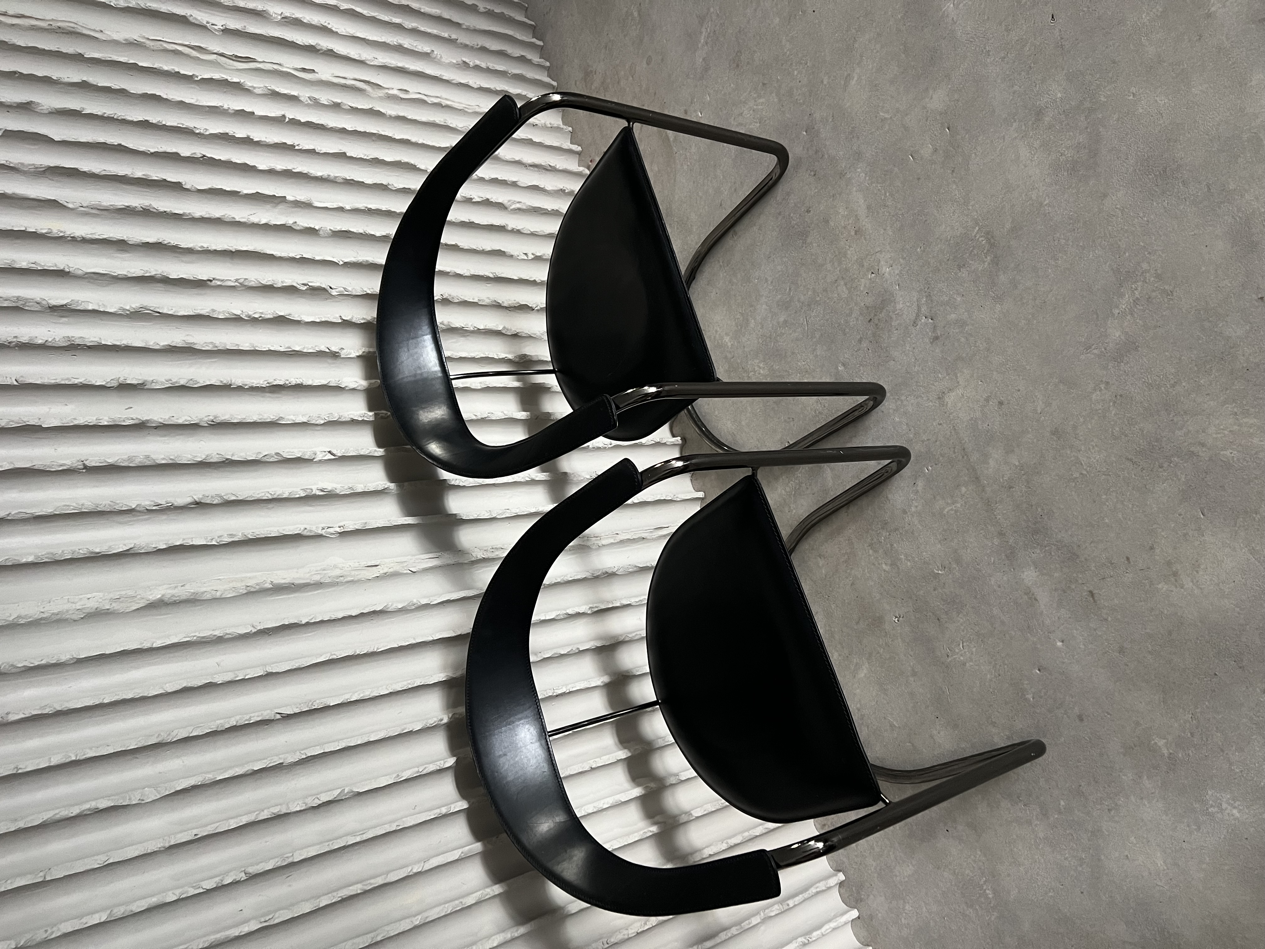 Set of 3 leather Arrben chairs (only 2 on the photo)