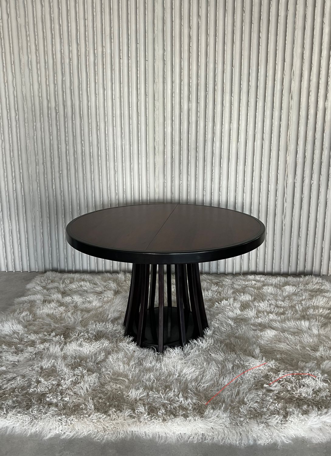 Extendable dining table by Angelo Mangiarotti Extendable dining table by Angelo Mangiarotti