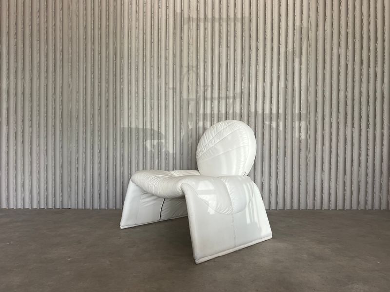 "Calypso" chair by Vittorio Introini for Saporiti