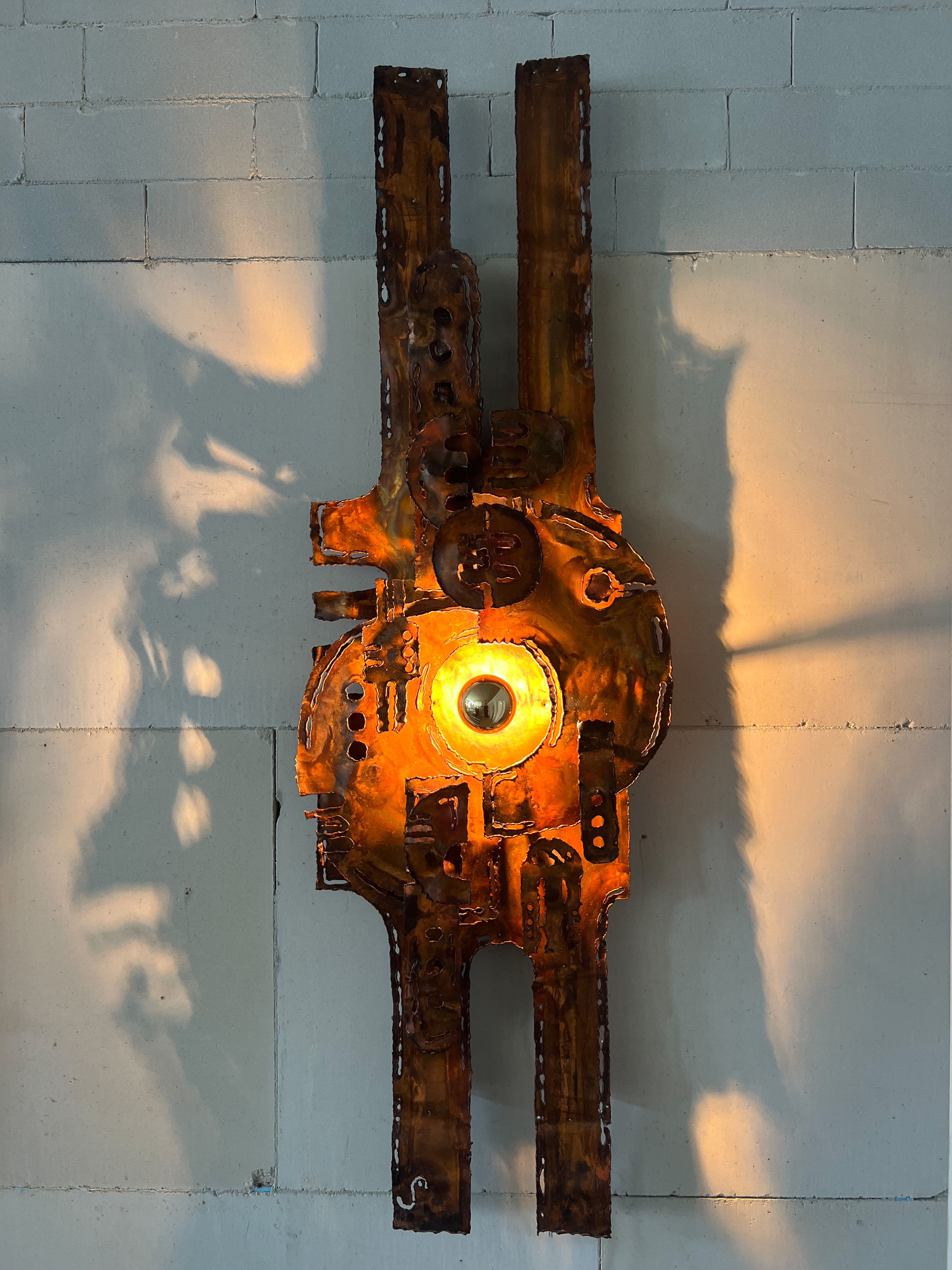 Timeless Brutalist Elegance: Francesco Pasinato 1970s Wall Lamp