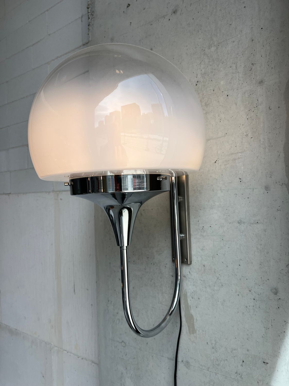 Italian wall lamp - gradient glass globe - 3 available