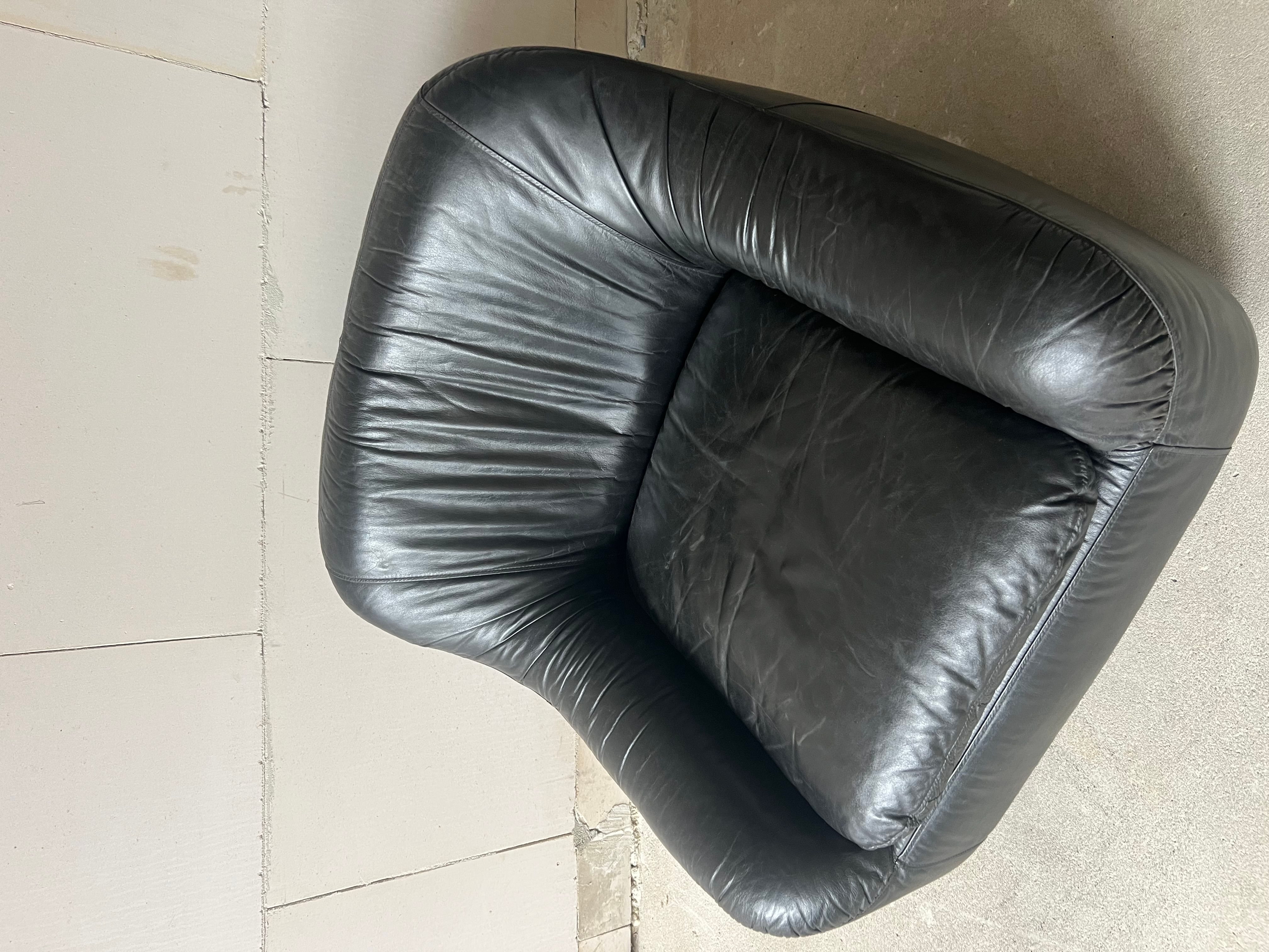 Italian black leather lounge chair