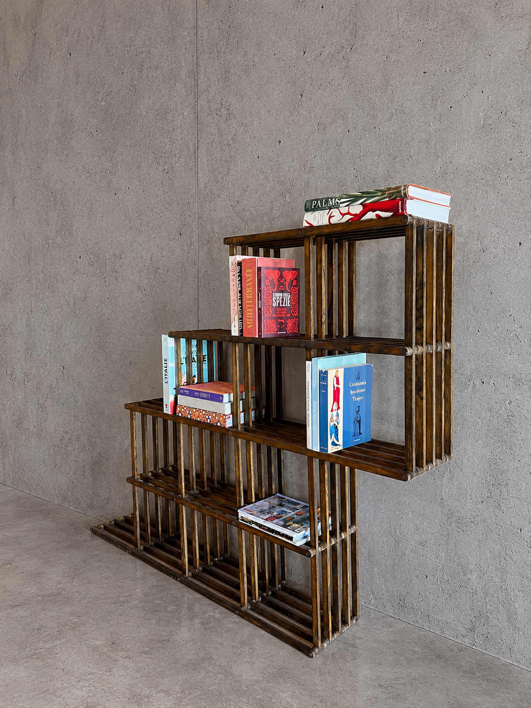 Midcentury 1970s Foldable Bookcase by Vico Magistretti – Italian Design